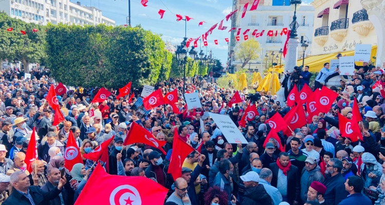 انطلاق الوقفة الاحتجاجية لحركة النهضة