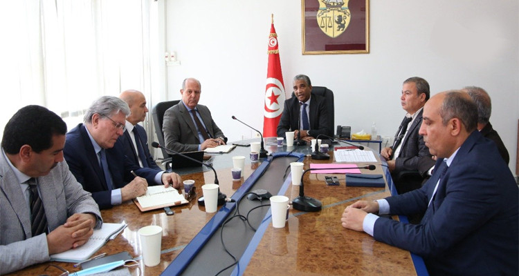 وزارة الرياضة تعقد جلسة طارئة مع الجامعة التونسية لكرة اليد