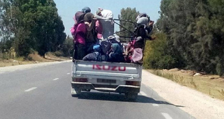 القيران: وفاة إمرأة واصابة 5 أشخاص في حادث انقلاب شاحنة لنقل عاملات فلاحيات