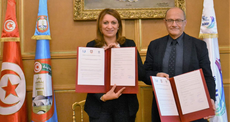 بلدية تونس والجمعية الدولية لرؤساء البلديات الفرنكفونية يوقعان ملحقا تكميليا لاتفاقية جرد وتثمين الأملاك البلدية
