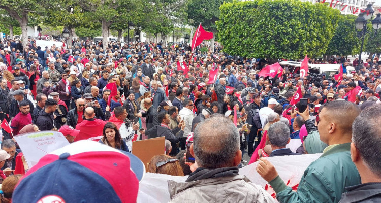 وقفة مساندة بالعاصمة: انصار قيس سعيّد يطالبون بالمحاسبة و جمهورية ثالثة