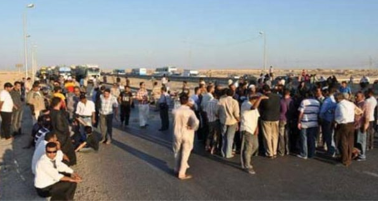 محتجون يغلقون الطريق الجهوية الرابطة بين بوسالم وفرنانة 