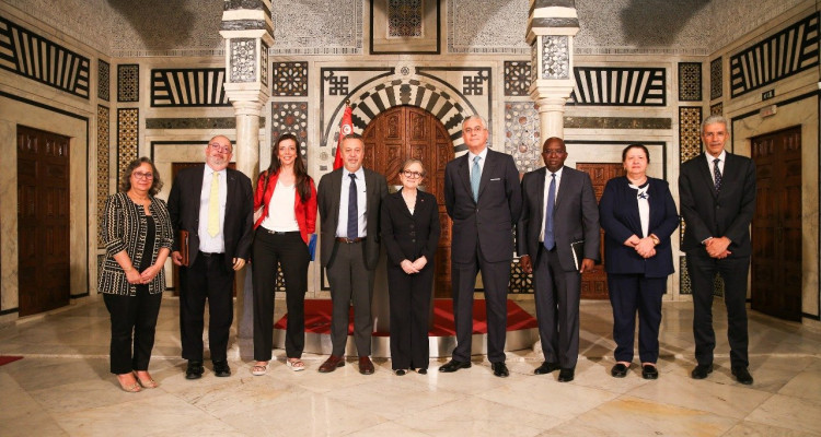 رئيسة الحكومة تستقبل وفدا عن البنك الدولي والمؤسسة المالية الدولية