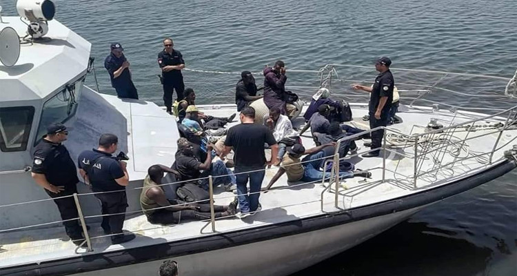 المهدية: إنقاذ 15 شخصا من جنسيات إفريقية في ''حرقة''