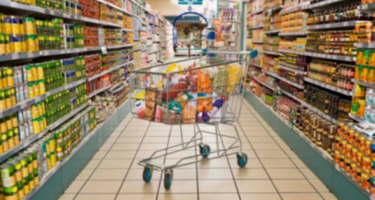 وزارة التجارة تضبط هوامش الربح عند التوزيع بالجملة والتفصيل لجملة من المواد الأساسية