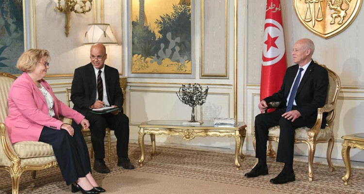 سعيّد يطالب السلطات الأمريكية بالاستماع إلى نظيرتها التونسية لمعرفة حقيقة الأوضاع
