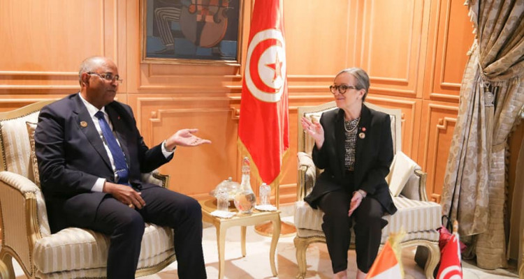 الوزير الأول الايفواري يدعو الشركات التونسية الى توسيع استثماراتها في بلاده