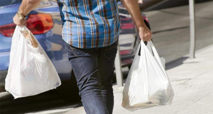 بداية من 1 سبتمبر:  إيقاف تصنيع الأكياس الممنوعة تداولها بالسوق الداخلية