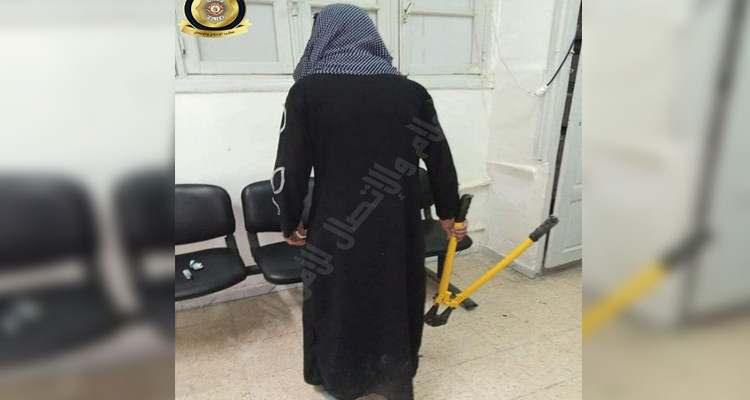 قفصة: مفتش عنه يتنكر في زي نسائي للتخفي عن أعوان الأمن
