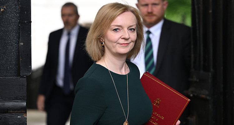 ليز تراس رئيسة وزراء بريطانيا الجديدة  خلفا لجونسون
