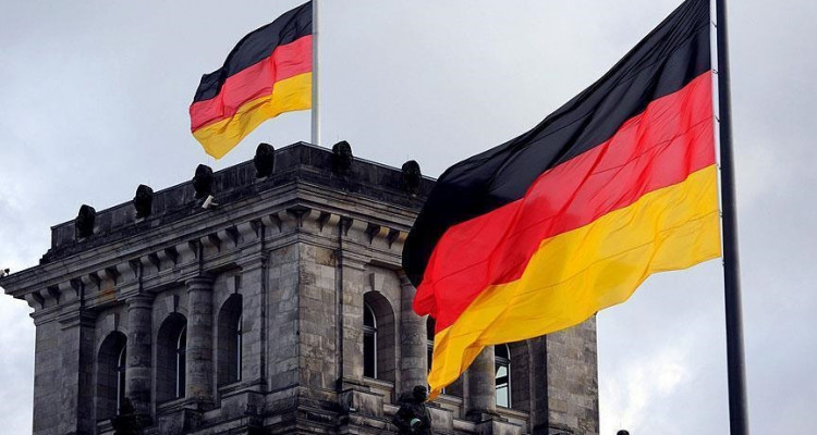 ألمانيا تعتزم منح أكثر من 100 ألف أجنبي وثائق للعمل والإقامة