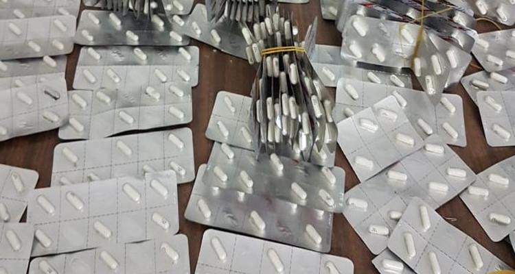 منوبة :حجز كميّة هامة من الأدوية داخل منزل شخص يشتغل بمستشفى عمومي