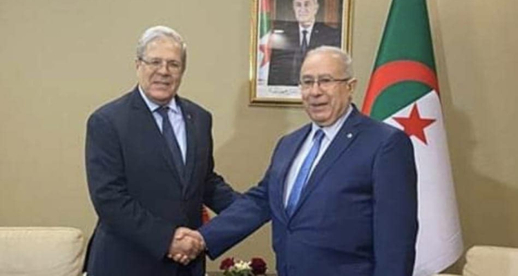 عثمان الجرندي يلتقي وزير خارجية الجزائر