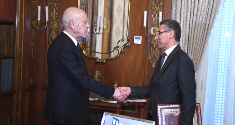 سعيّد : بلدية في العاصمة تعمل على تيسير الإمضاء لخدمة أحد المترشحين المقربين