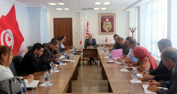 المخالفات المسجلة في عملية تجميع التزكيات محور لقاء بوعسكر وممثلين عن وزارتي الداخلية والعدل