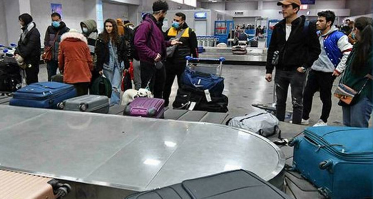 الطلبة في اختصاصات العلوم الطبية العائدون من أوكرانيا يدعون الى ادماجهم بكليات الطب التونسية