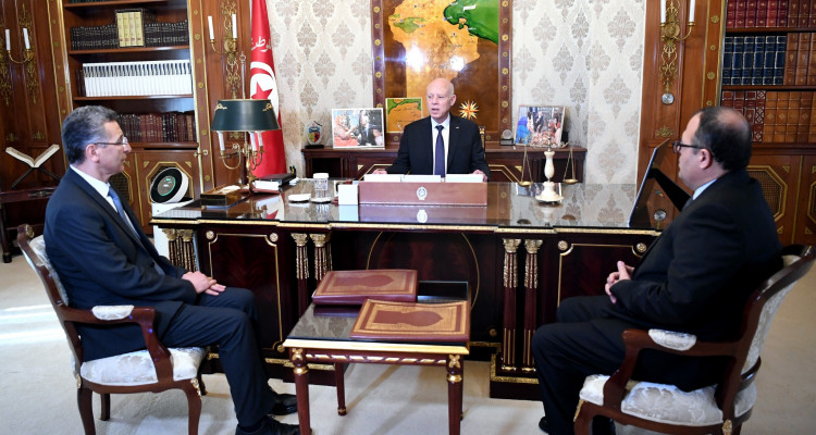 فاجعة جرجيس وملف الاحتكار وتفشي ظاهرة المخدرات اهم محاور لقاء سعيّد ووزير الداخلية والمدير العام للأمن الوطني