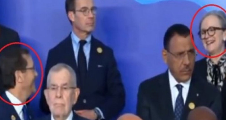 حركة الشعب تدعو بودن لاصدار توضيح رسمي عن صورة جمعتها برئيس الكــــــ،ــــــيان الــ،صــ،هيوني