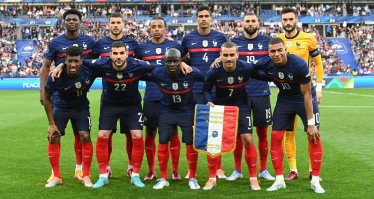 ضربة موجعة لخط دفاع منتخب فرنسا قبل أيام قليلة من مونديال قطر