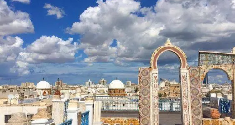 طقس اليوم: صحو تدريجي منتظر وارتفاع طفيف في درجات الحرارة