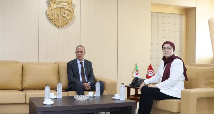التعاون  في المجال القضائي محور لقاء وزيرة العدل وسفير الجزائر بتونس