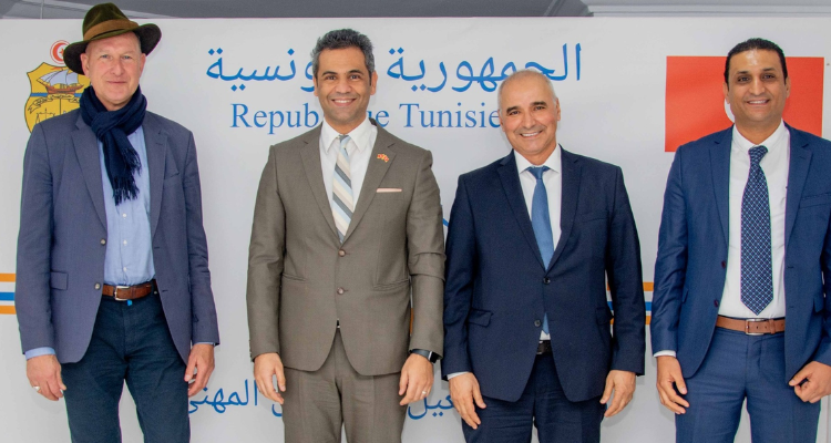 وزير التشغيل يلتقي مستثمرا ألمانيا مختص في صناعة الهيدروجين الأخضر