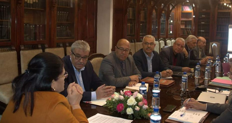 وزيرة المالية تلتقي وفدا من اتحاد الشغل