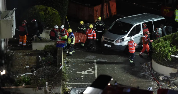 بريطانيا: ثلاثة قتلى و10 مفقودين جراء انفجار داخل مبنى