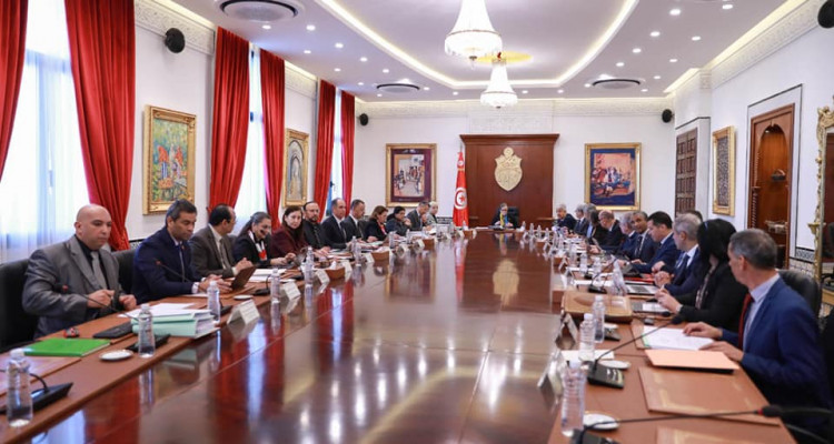 مجلس الوزراء يوافق على جملة من مشاريع المراسيم والأوامر