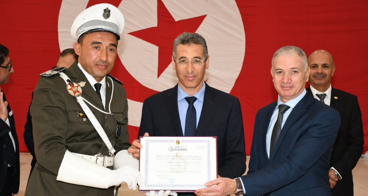تميّزوا في آداء مهامهم: وزير الداخليّة يكرّم مجموعة من الإطارات والأعوان