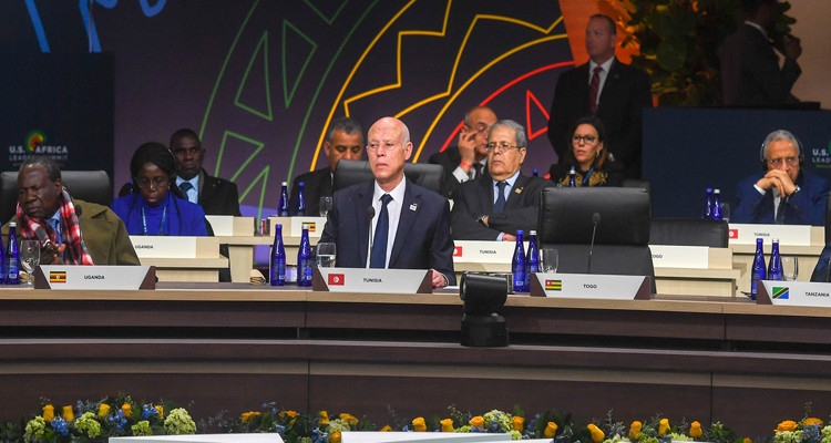 قيس سعيّد: التونسيون  ينشدون العدل والحرية داخل الوطن