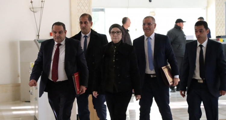 وزيرة العدل تأذن  بالتسريع في تطبيق السوار الالكتروني ومراجعة القوانين المنظمة للسجون ومراكز الإصلاح