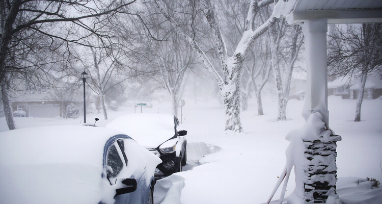 مقتل 27 شخصا في 10 ولايات أمريكية بسبب عاصفة ثلجية