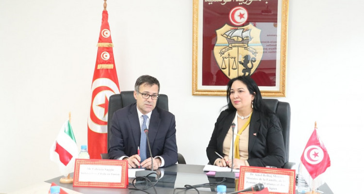 وزيرة الأسرة تلتقي السفير الإيطالي من أجل وضع خطة تعاون