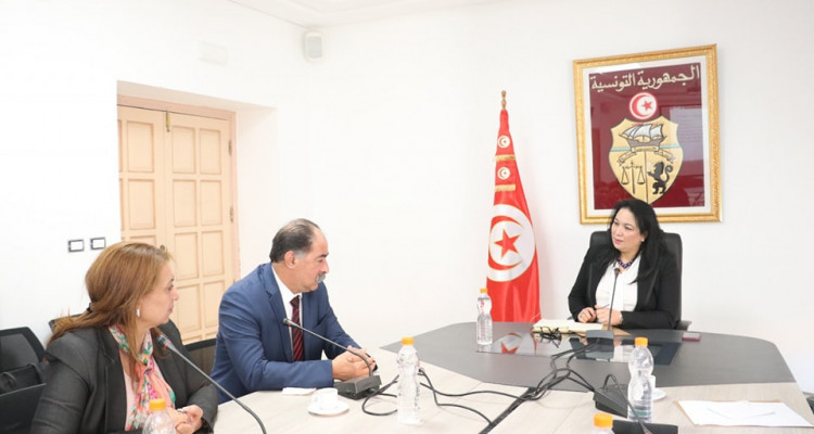 وزيرة المرأة تقرّر التعجيل بإحداث مركز إيواء للنساء ضحايا العنف بولاية تونس