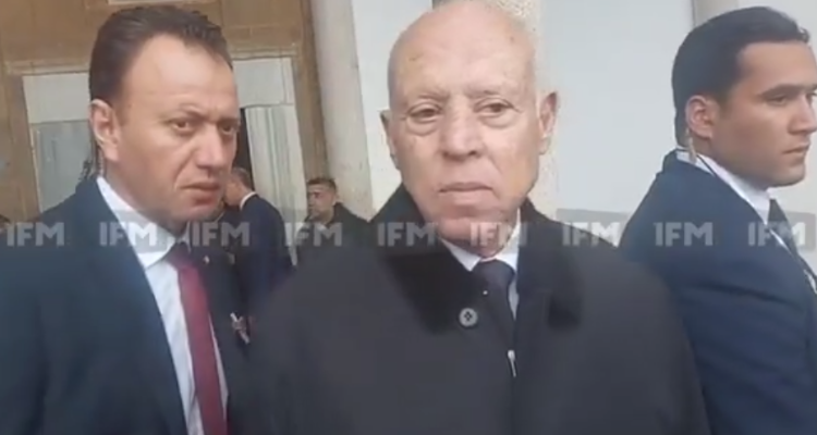 قيس سعيد: نعمل على توفير المواد الأساسية