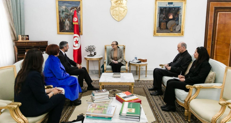 فحوى لقاء بودن والمدير الاقليمي لإفريقيا لدى اللجنة الدولية للصليب الأحمر