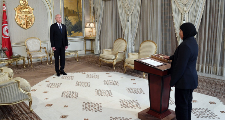 مقررة اللجنة الوطنية للصلح الجزائي تؤدي اليمين أمام رئيس الجمهورية