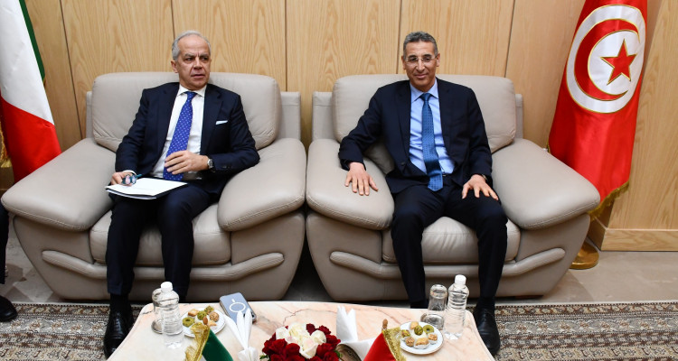 ضرورة مقاومة ظاهرة ''الحرقة'' محور لقاء وزير الداخلية ونظيره الإيطالي