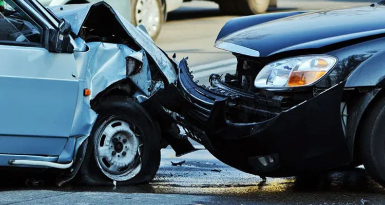 العاصمة: وفاة فتاة  في حادث اصطدام سيارتين