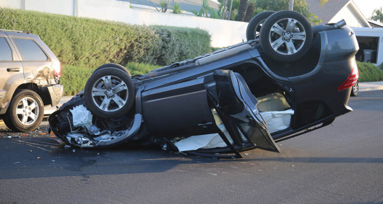 العاصمة: وفاة شاب في حادث انقلاب سيارة