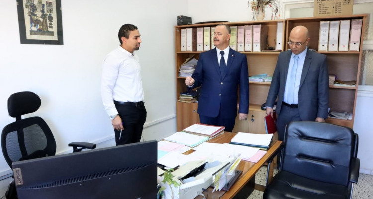 وزير الصحّة يزور الصيدلية المركزية ويوصي بتأمين المخزون الاستراتيجي من الدواء