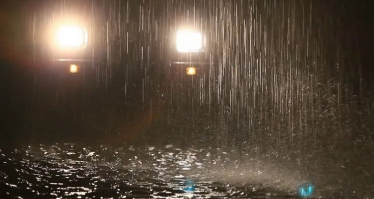 الليلة: أمطار متفرقة بهذه الجهات