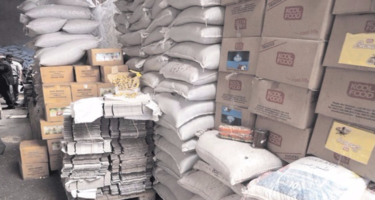 بين العاصمة وبن عروس: حجز أكثر من 10 أطنان من السميد والفرينة  ومواد غذائية