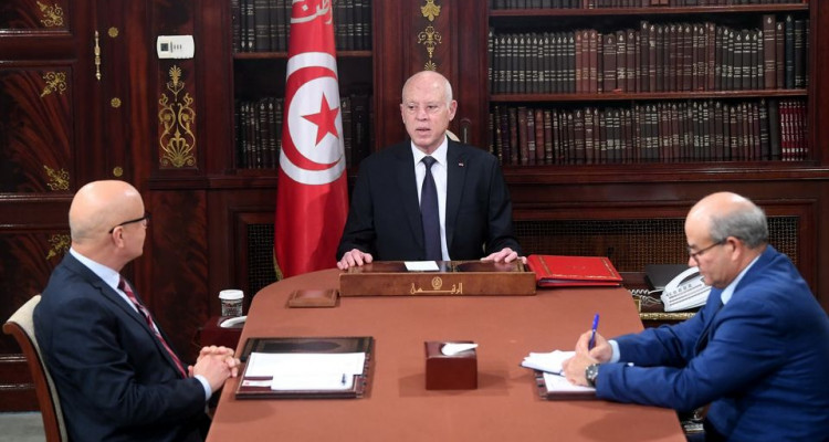 سعيّد:سيل النصوص لم ينضب في حين جفّت السدود وصار التونسيون يشتكون من الظمأ