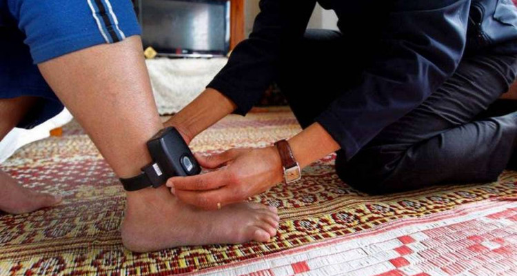 الكشف عن موعد انطلاق تجربة السوار الالكتروني داخل المؤسسة السجنية