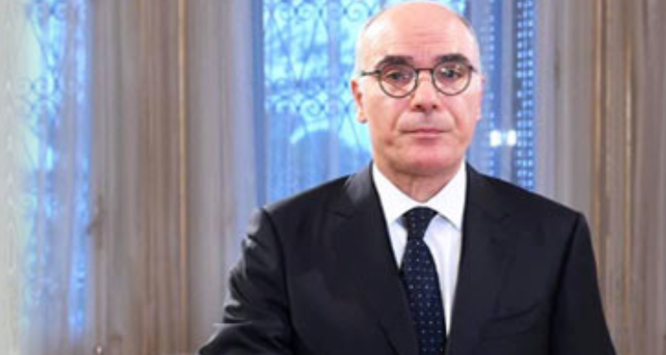 وزير الخارجية يدعو أعضاء السفارة التونسية بالقاهرة إلى تنويع المبادرات مع مصر