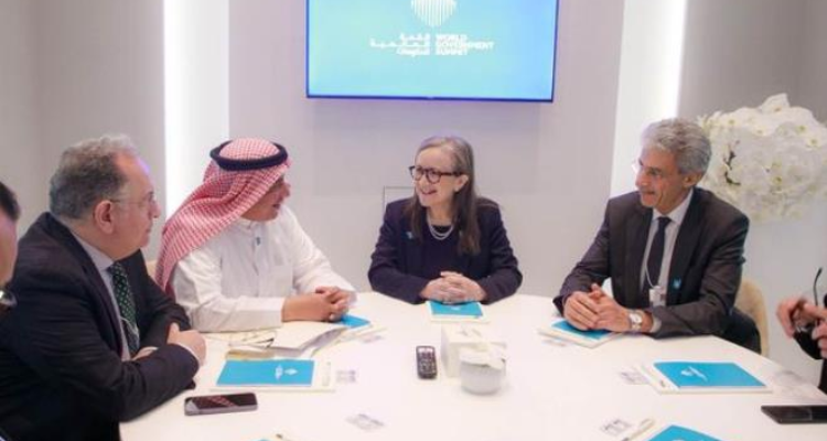 القمة العالمية للحكومات بدبي: رئيسة الحكومة تجري سلسلة من المحادثات