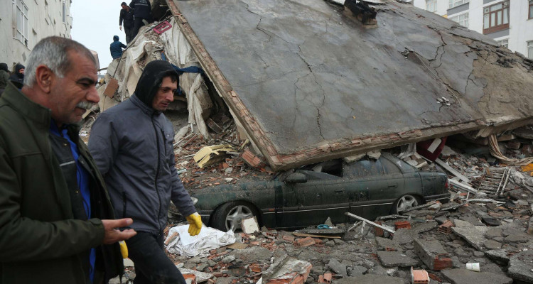 بإذن من رئيس الدولة: تونس ترسل طائرتين محمّلتين بالمساعدات إلى سوريا وتركيا