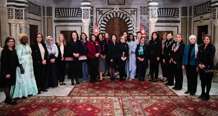 رئيسة الحكومة تلتقي رئيسات البعثات الدبلوماسية بتونس 